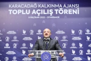 DİYARBAKIR (AA) – Sanayi ve Teknoloji Bakanı Mustafa Varank, "Barış