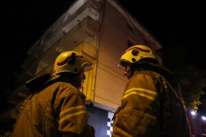 İSTANBUL (AA) – Sancaktepe'de 5 katlı apartmanın çatısında çıkan yangın