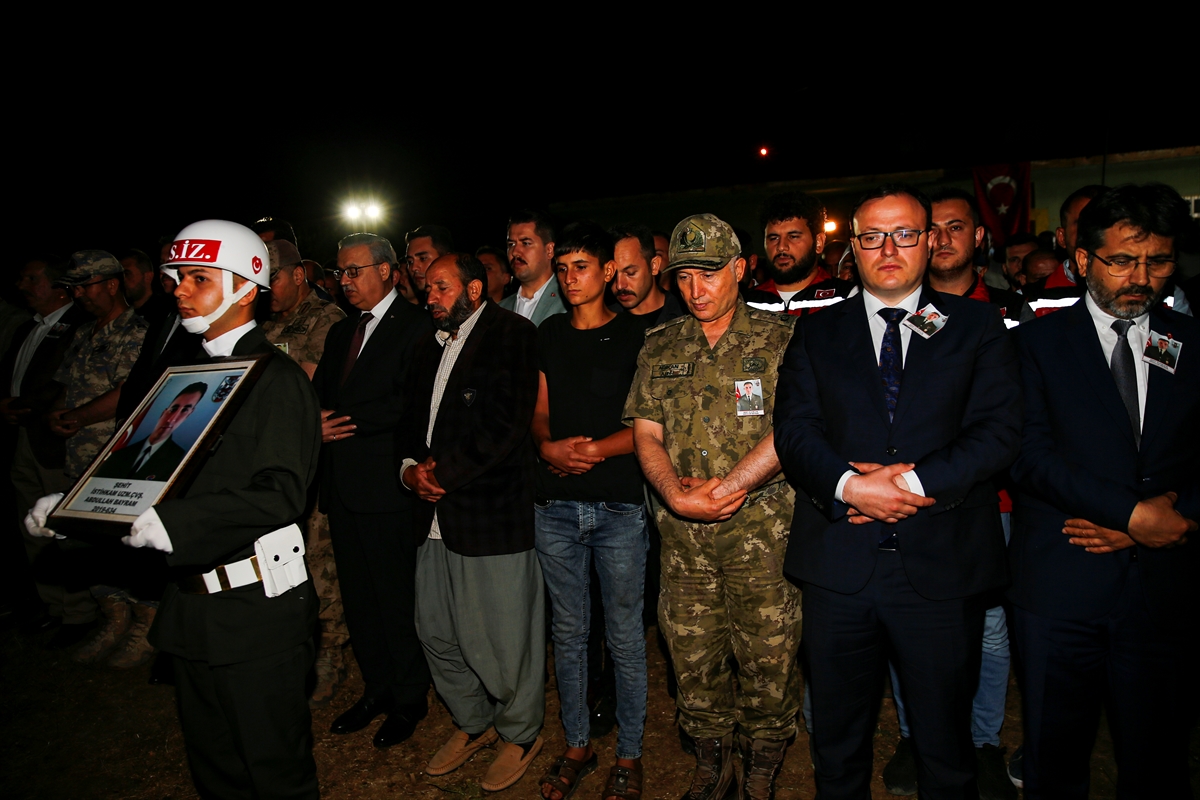 Şehit Uzman Çavuş Abdullah Bayram, Diyarbakır'da son yolculuğuna uğurlandı