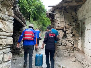 SİİRT (AA) – Siirt'in Pervari ilçesinde pikniğe giden ve Müküs