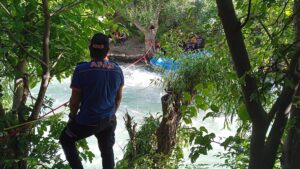 SİİRT (AA) – Siirt'in Pervari ilçesinde piknikte Müküs Çayı'na düşen