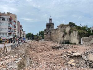 SİNOP (AA) – Sinop'ta, 2 bin 500 yıllık tarihi surların