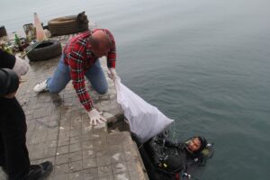 SİNOP (AA) – Sinop'ta, Türkiye Çevre Haftası kapsamında yapılan deniz