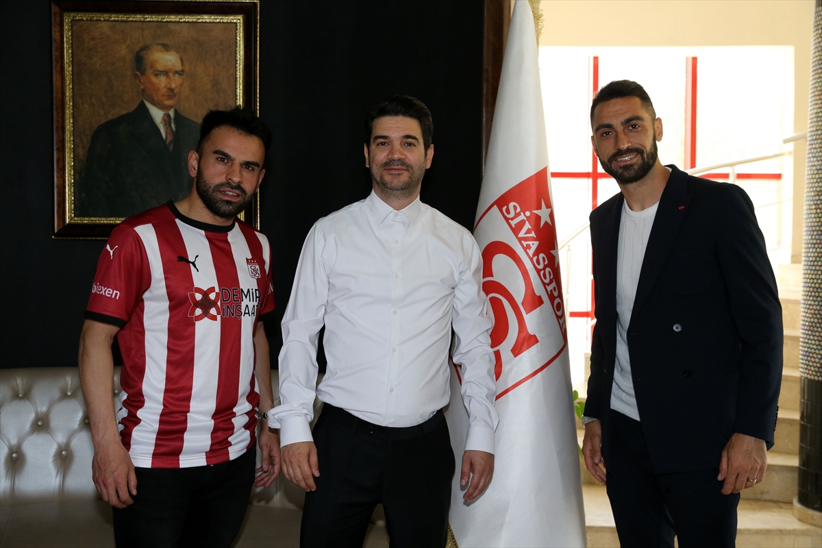 Sivasspor, Murat Paluli'yi transfer etti