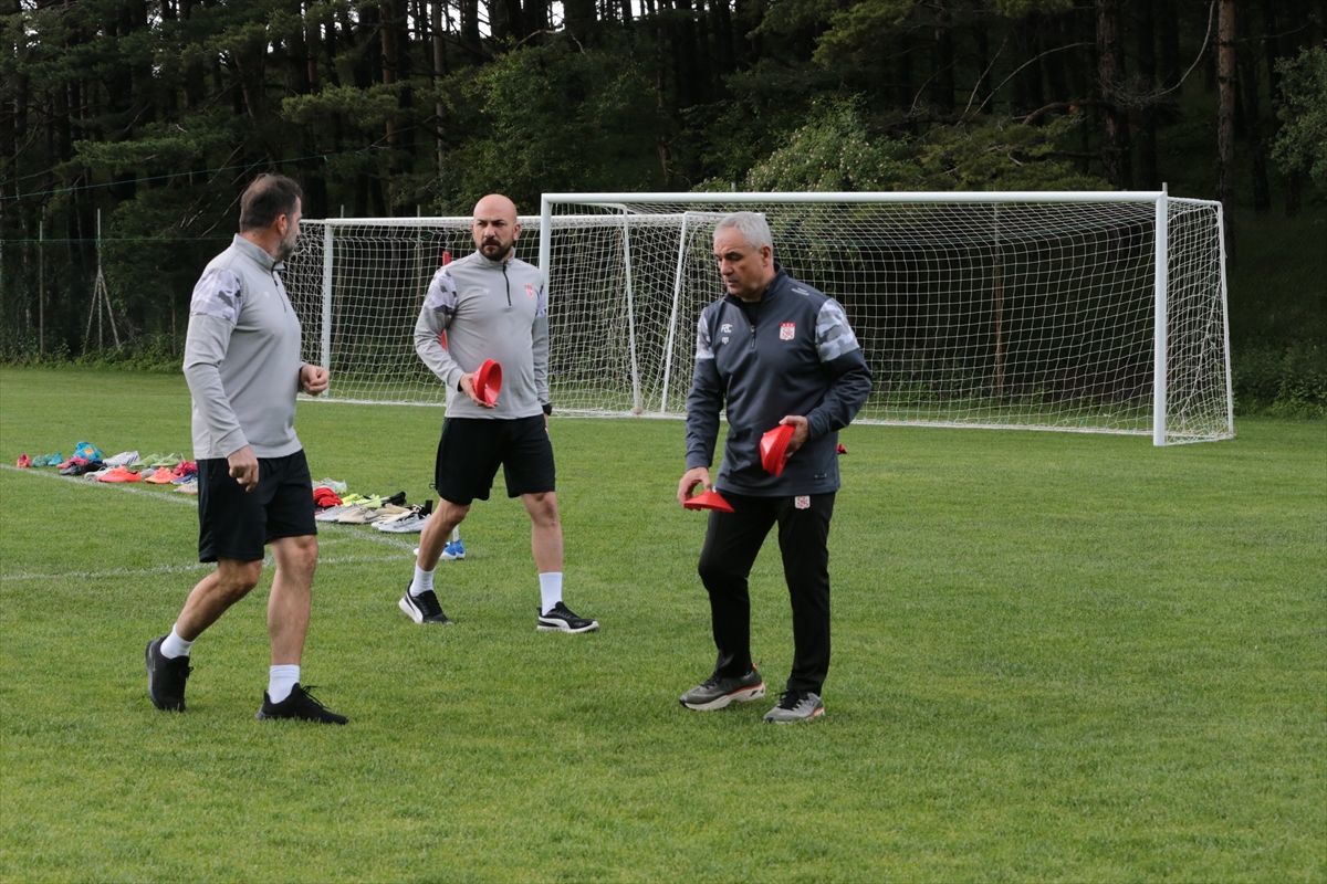 Sivasspor, yeni sezon hazırlıkları için Bolu'da kampa girdi