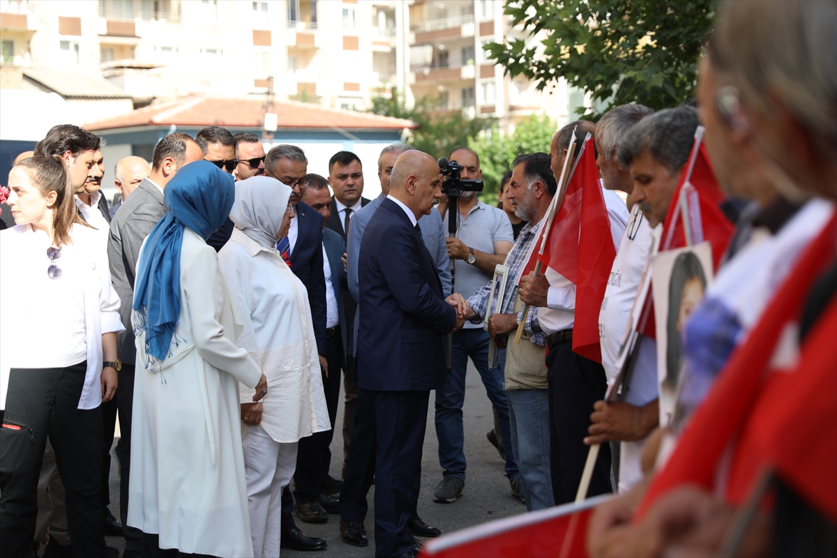 Tarım ve Orman Bakanı Kirişci, Diyarbakır annelerini ziyaret etti:
