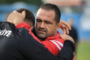 -"Ali Gürbüz'ün kemer senesi, diğer kemer kazanmış pehlivanlar tekrardan altın