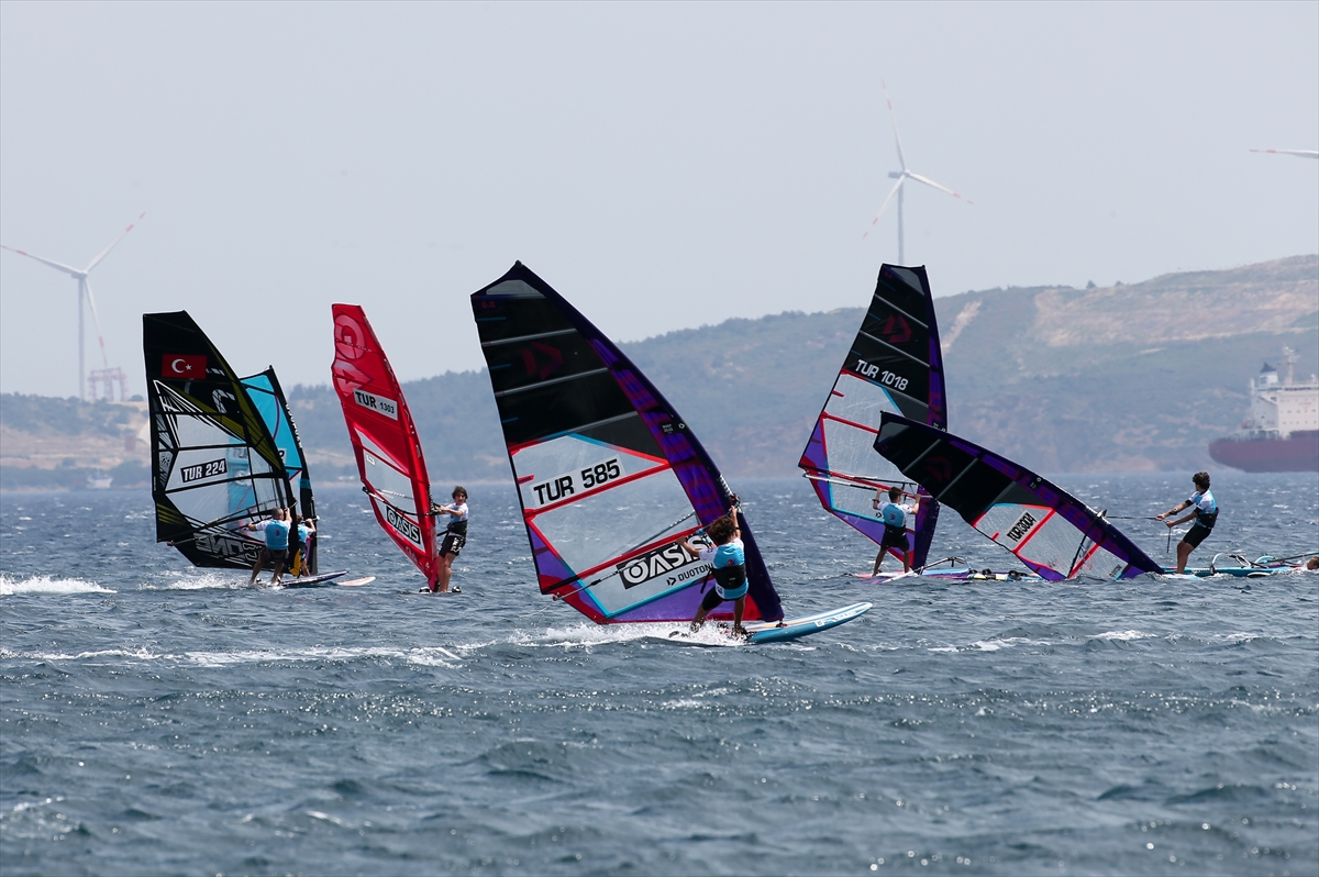 Türkiye Rüzgar Sörfü Slalom Ligi ilk ayak mücadelesi, İzmir'de başladı