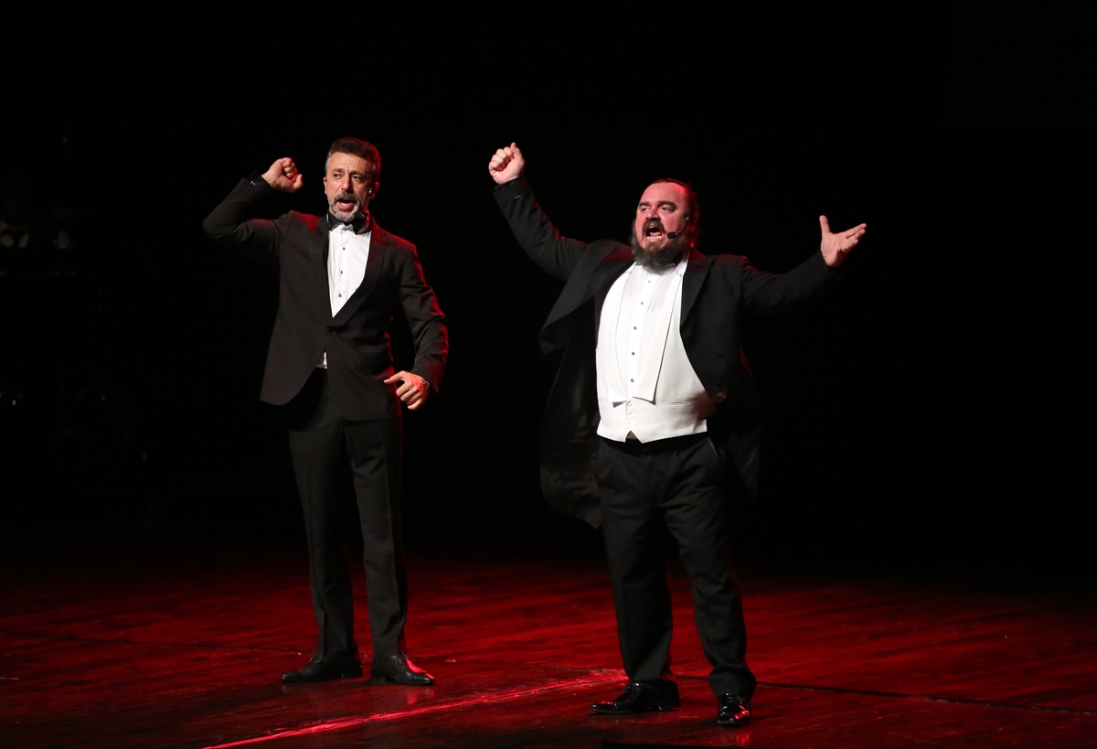 Two Turkish Tenors Müzikal Düello, Mersin Müzik Festivali'nde sahnelendi
