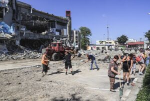 HARKİV (AA) – Ukrayna'nın Harkiv şehrine gece saatlerde düzenlenen füze