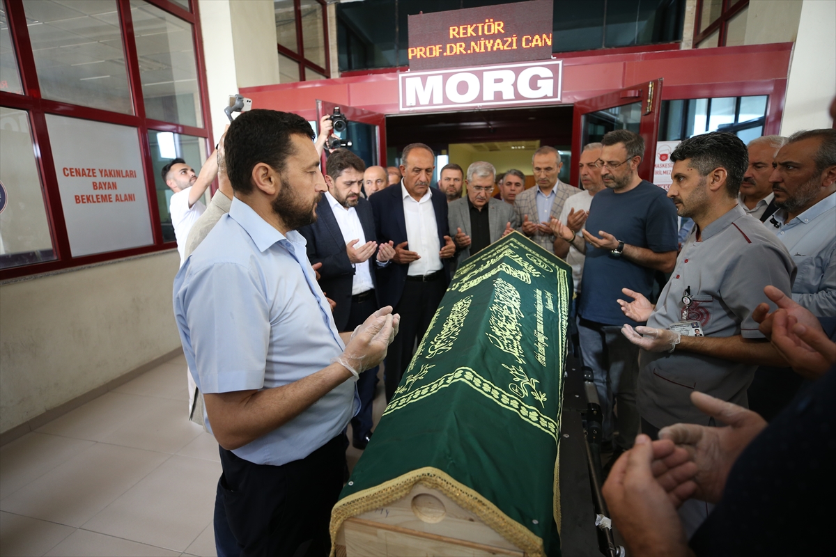 GÜNCELLEME 2 – Yazar ve şair Mevlana İdris Zengin vefat etti