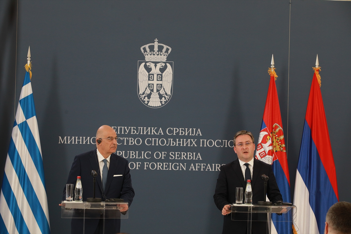 Yunanistan Dışişleri Bakanı Dendias, Sırbistan'da resmi temaslarda bulundu