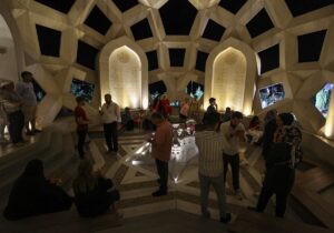 İSTANBUL (AA) – 15 Temmuz Şehitler Anıtı'na sabah başlayan ziyaretler,