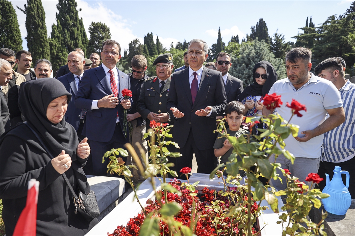 15 Temmuz şehitleri Edirnekapı'da dualarla anıldı