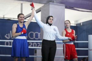 - Milli boksör Hatice Akbaş, kadınlar 54 kiloda altın madalya