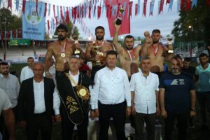 SAKARYA (AA) – Sakarya'nın Akyazı ilçesinde düzenlenen 57. Akbalık Yağlı