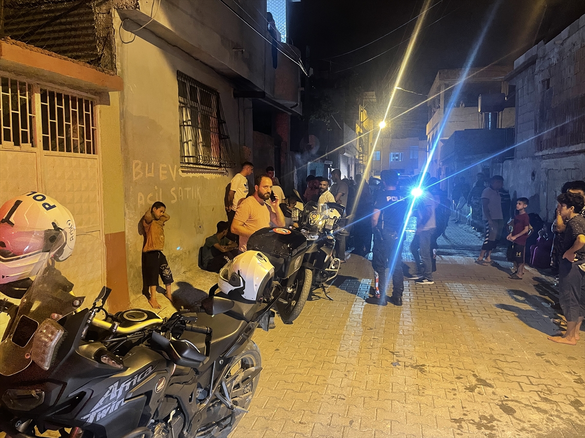 Adana'da evinde silahlı saldırıya uğraşan kişi yaralandı
