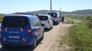 - Vatandaşlarca kanaldan çıkarılan çocuk, hastanede tedavi altına alındı