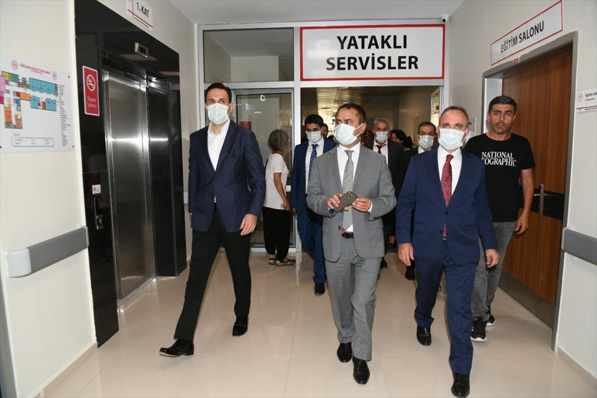 AK Parti Grup Başkanvekili Turan, Gökçeada Devlet Hastanesi'nin açılışına katıldı