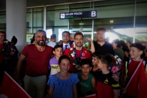 İZMİR (AA) – Cezayir'deki 19. Akdeniz Oyunları'nda cimnastik branşında 11