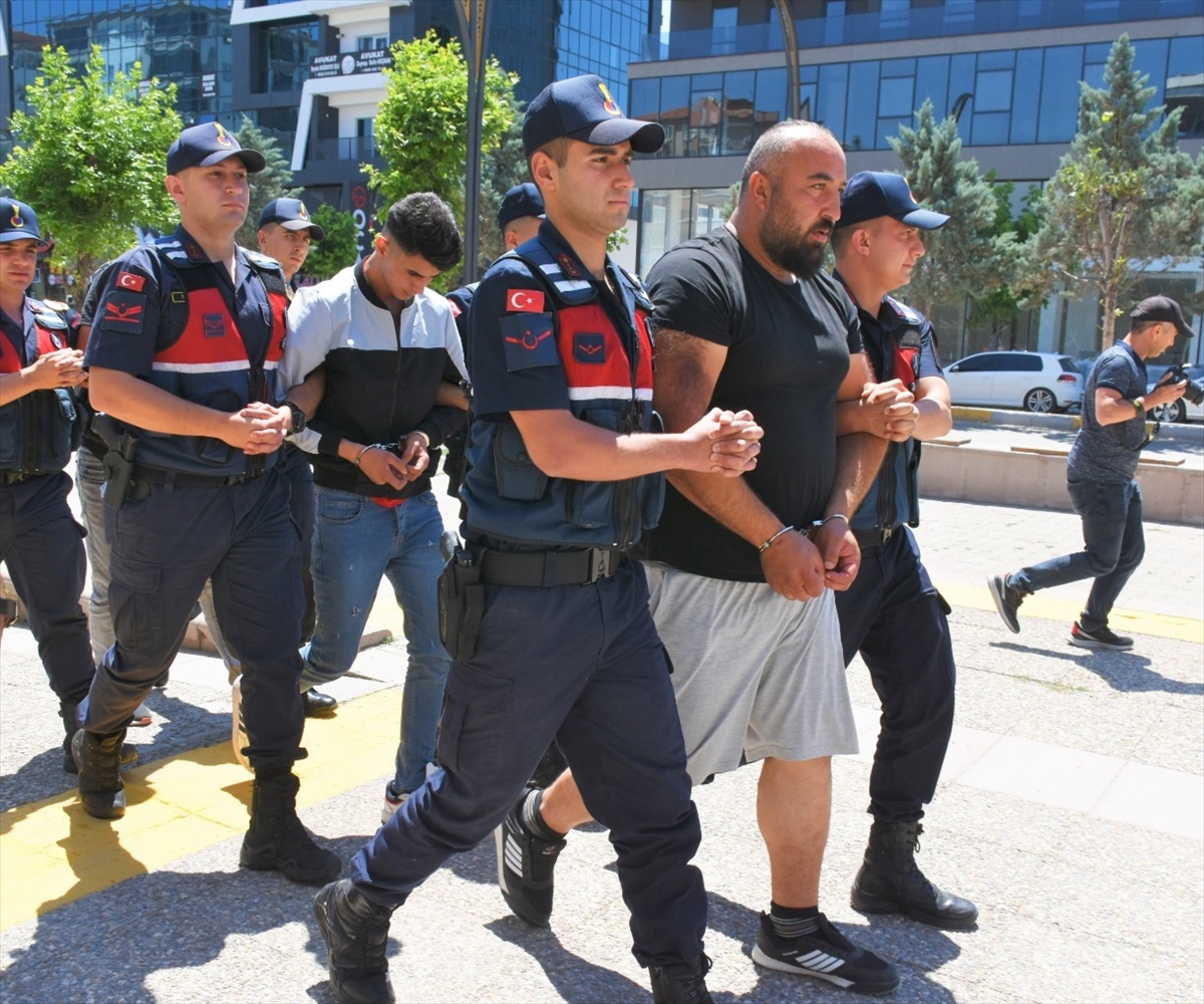 Aksaray'da 8 büyükbaş çalan 3 şüpheli yakalandı