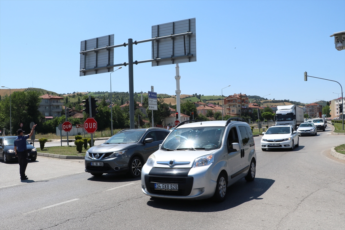 Ankara-Samsun kara yolunda trafik yoğunluğu yaşanıyor