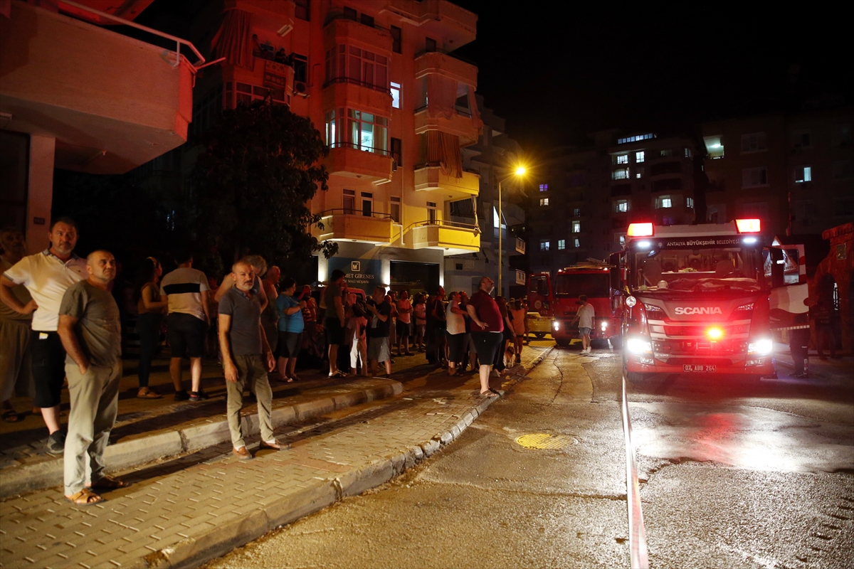 Antalya'da evde çıkan yangın söndürüldü