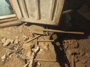 ANTALYA (AA) – Antalya'nın Elmalı ilçesinde evin içinde kaçak kazı