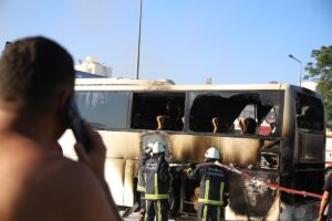 ANTALYA (AA) – Antalya'da hareket halindeyken motor kısmından alev alan