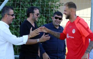 ANTALYA (AA) – Süper Lig ekiplerinden Antalyaspor'da yeniden anlaşma sağlanan