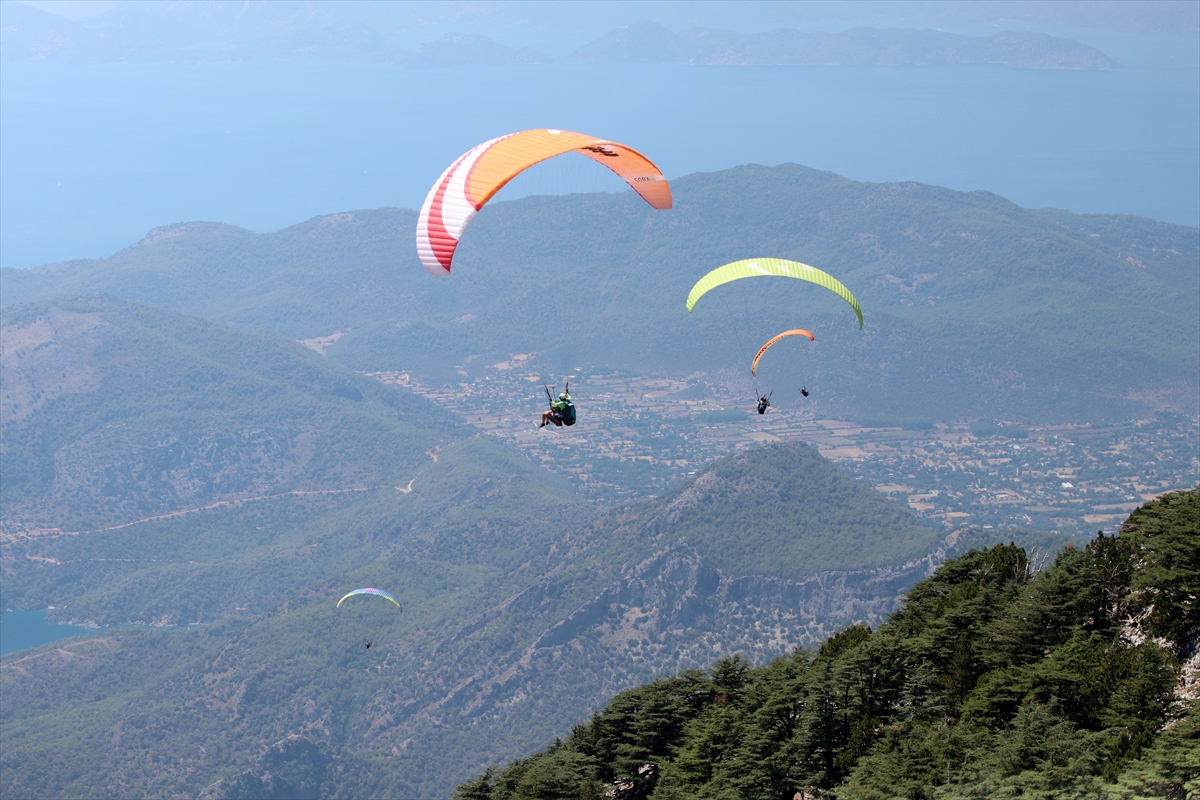 Babadağ'dan yılın ilk yarısında 54 bin yamaç paraşütü uçuşu yapıldı
