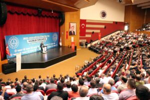 ERZURUM (AA) – Milli Eğitim Bakanı Mahmut Özer, eğitimin kitleselleşmesini