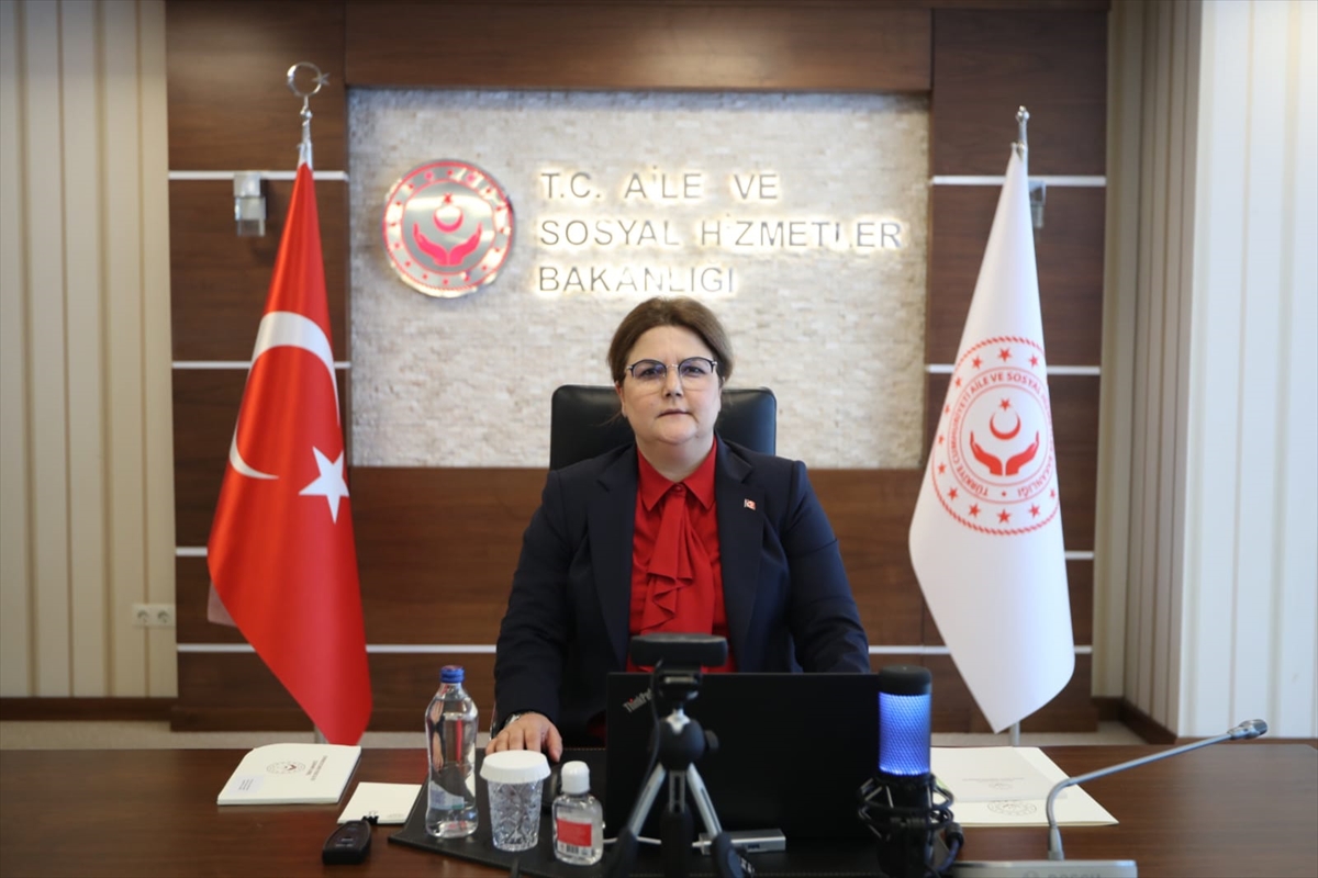 Bakan Yanık, “Kadın Girişimcilerin Desteklenmesi ve Kız Çocuklarının Eğitimi” toplantısında konuştu: