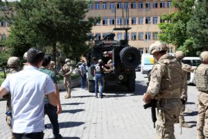 - MİT'in düzenlediği operasyonda yakalanan "Zerdeşt" kod adlı terörist Savaş