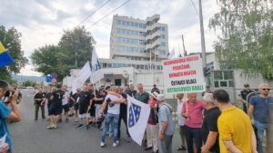 SARAYBOSNA (AA) – Bosna Hersek'in başkenti Saraybosna'da, Bosna Hersek Yüksek