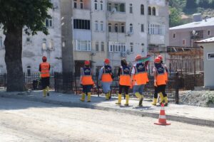 KASTAMONU (AA) – Kastamonu'da, selden etkilenen Bozkurt ilçesinde hayatın yeniden