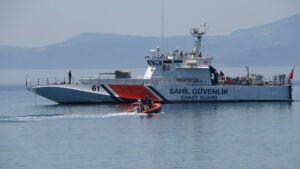 ÇANAKKALE (AA) – Çanakkale'nin Ayvacık ilçesinde denize açıldıktan sonra kaybolan