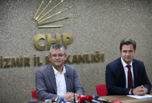 İZMİR (AA) – CHP Grup Başkanvekili Özgür Özel, cumhurbaşkanı adaylarının,
