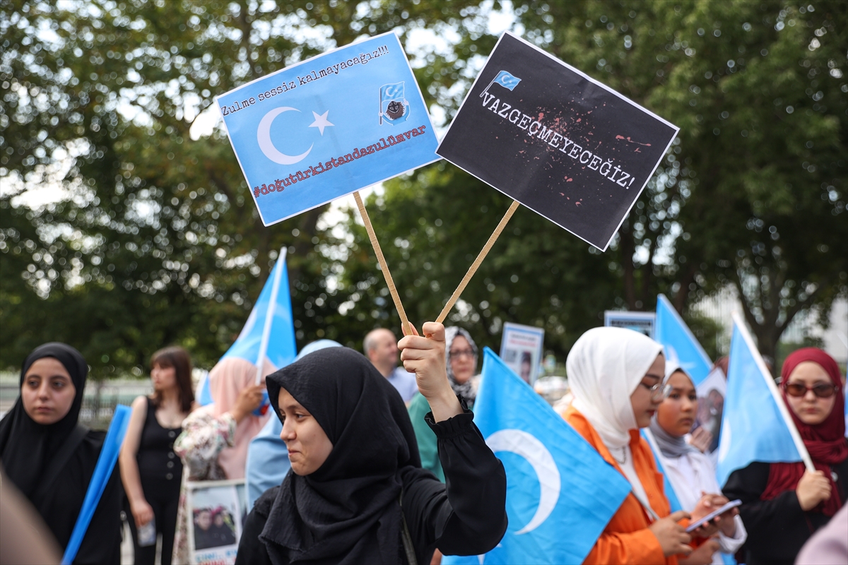 Çin'in Sincan Uygur Özerk Bölgesi politikaları İstanbul'da protesto edildi