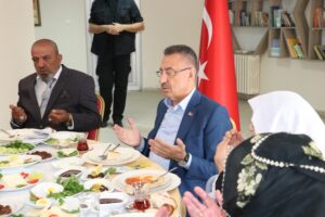 YOZGAT (AA) – Cumhurbaşkanı Yardımcısı Fuat Oktay, Yozgat'ta Alparslan Türkeş