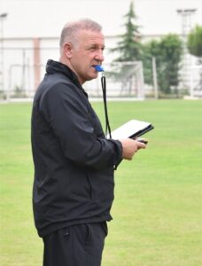 - "38 haftalık uzun lig maratonunda 36 maç yapacağız ve