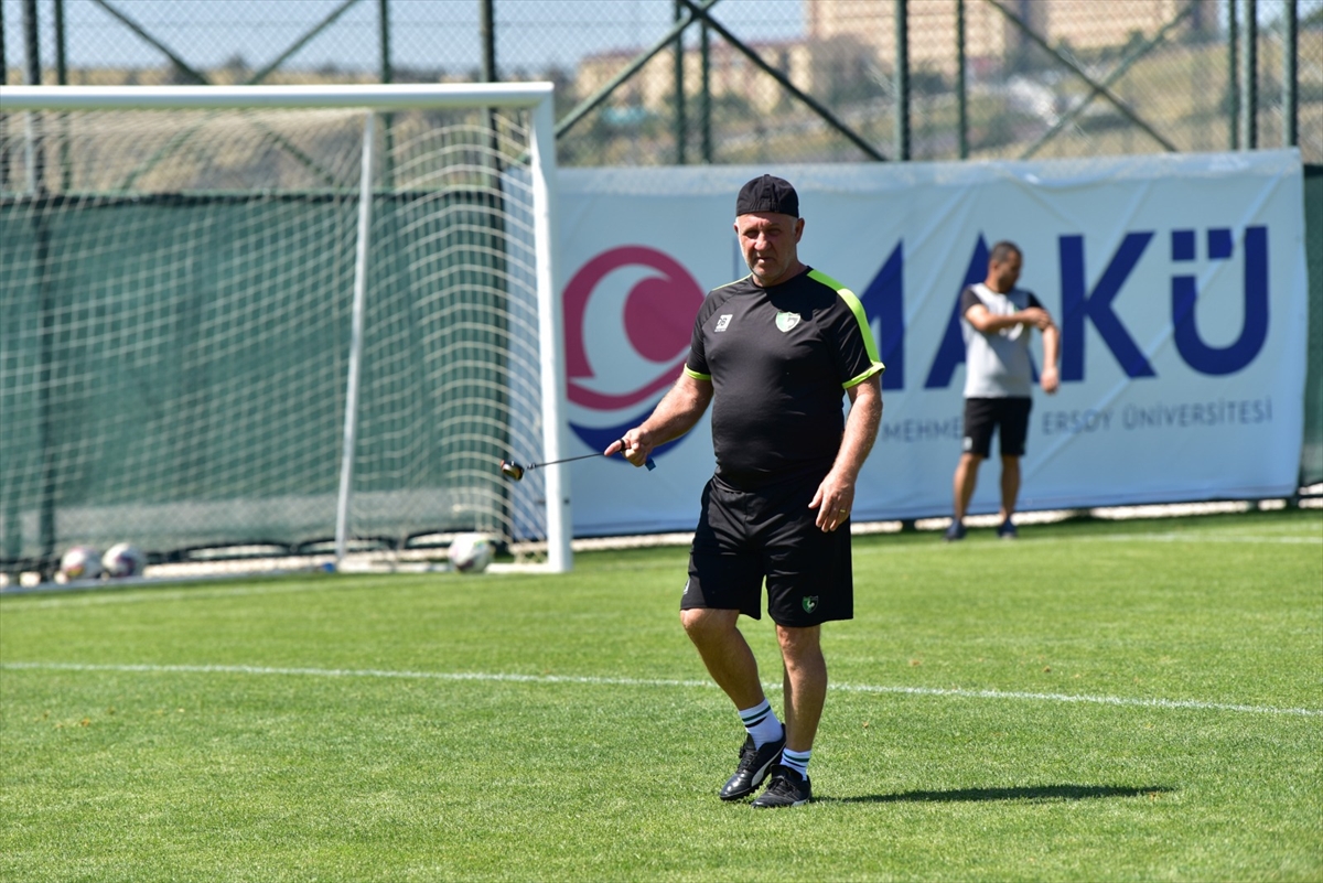 Denizlispor Teknik Direktörü Mesut Bakkal, sezon hazırlıklarından memnun: