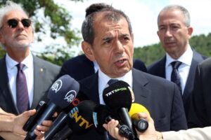 İSTANBUL (AA) – Galatasaray Kulübü Başkanı Dursun Özbek, futbol takımı