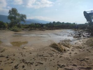 DÜZCE (AA) – Düzce'nin Kaynaşlı ilçesinde sele kapılan kepçe operatörünü