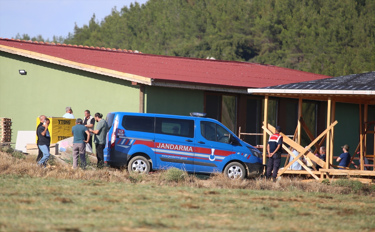Eğitimci Nazmi Arıkan ve şoförü Çanakkale'deki çiftlik evinde öldürüldü