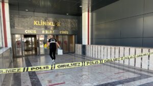 ELAZIĞ (AA) – Elazığ Fırat Üniversitesi Hastanesinde husumetli iki grup