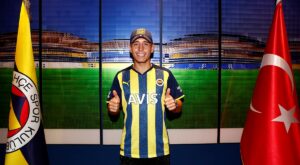 - Sarı-lacivertli kulüp, Emre Mor ile 3 yıllık sözleşme imzaladı