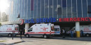 ERZİNCAN (AA) – Erzincan'da şarampole devrilen otomobildeki 1'i çocuk 5