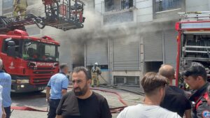 İSTANBUL (AA) – Esenyurt'ta oto koltuk kılıfı imalathanesinde çıkan yangın