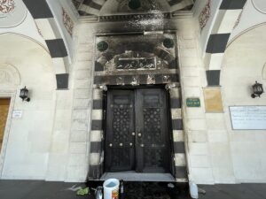 GAZİANTEP (AA) – Gaziantep Valiliği, bir caminin kapısını yakan şüphelinin